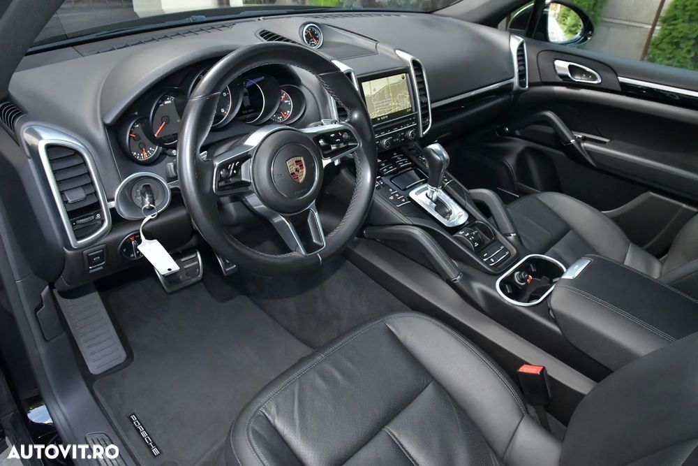 Porsche Cayenne - 37