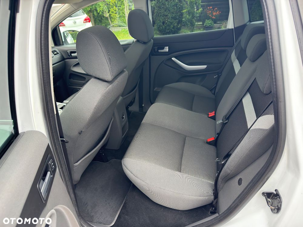 Ford Kuga - 22