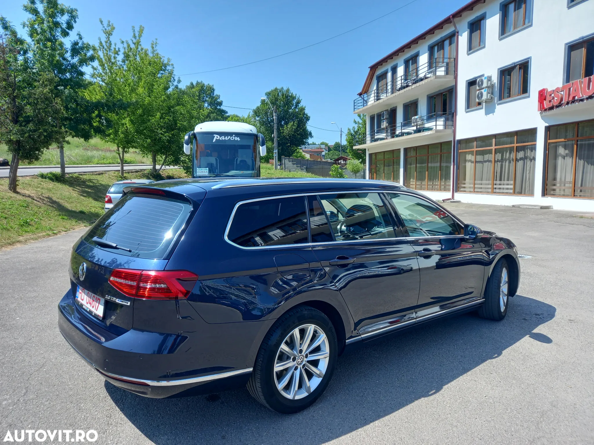 Volkswagen Passat Variant 2.0 TDI Highline - 3