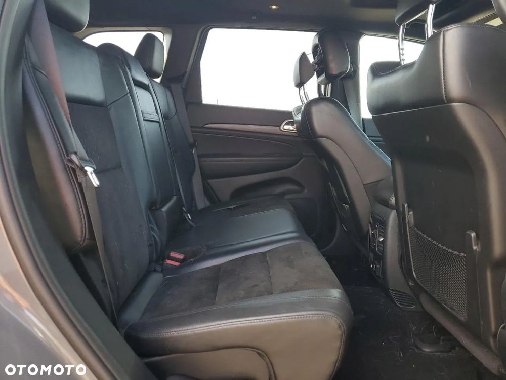 Jeep Grand Cherokee - 11