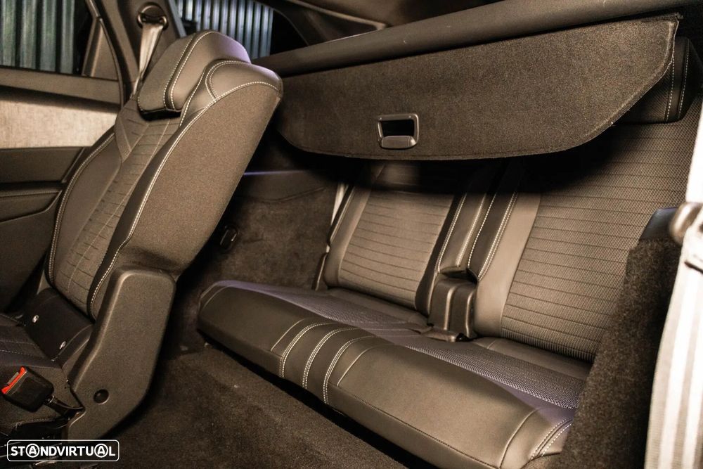 Peugeot E-5008 73 kWh GT - 42