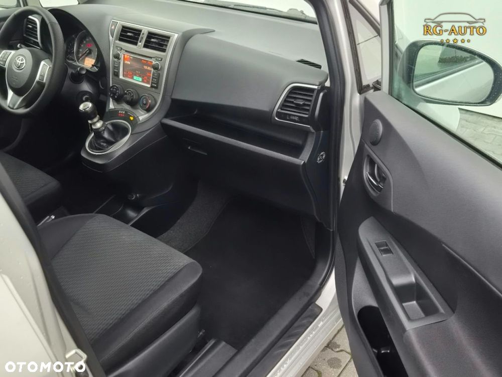 Toyota Verso S - 30