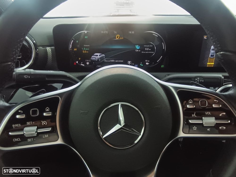 Mercedes-Benz A 250 - 25