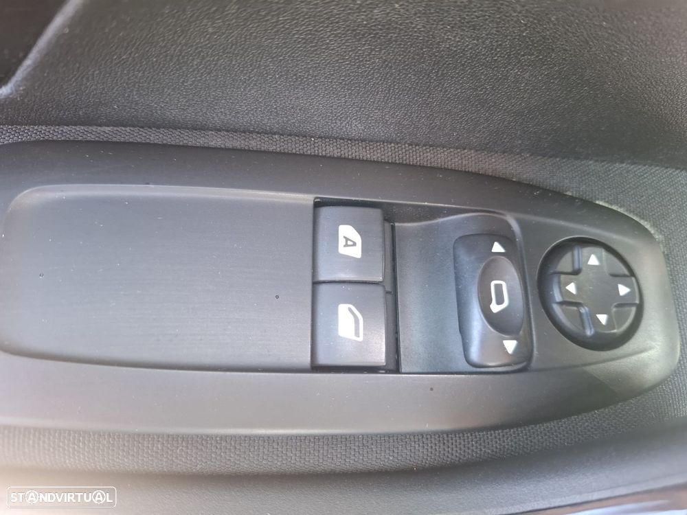 Peugeot 208 1.2 PureTech Active - 35