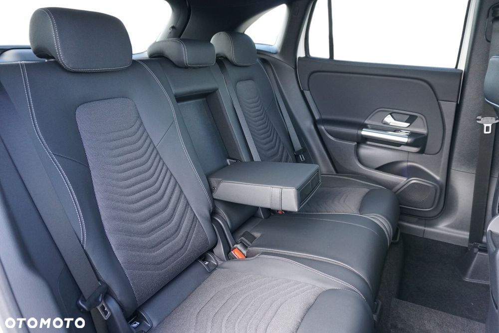 Mercedes-Benz GLA 200 mHEV Progressive 7G-DCT - 4