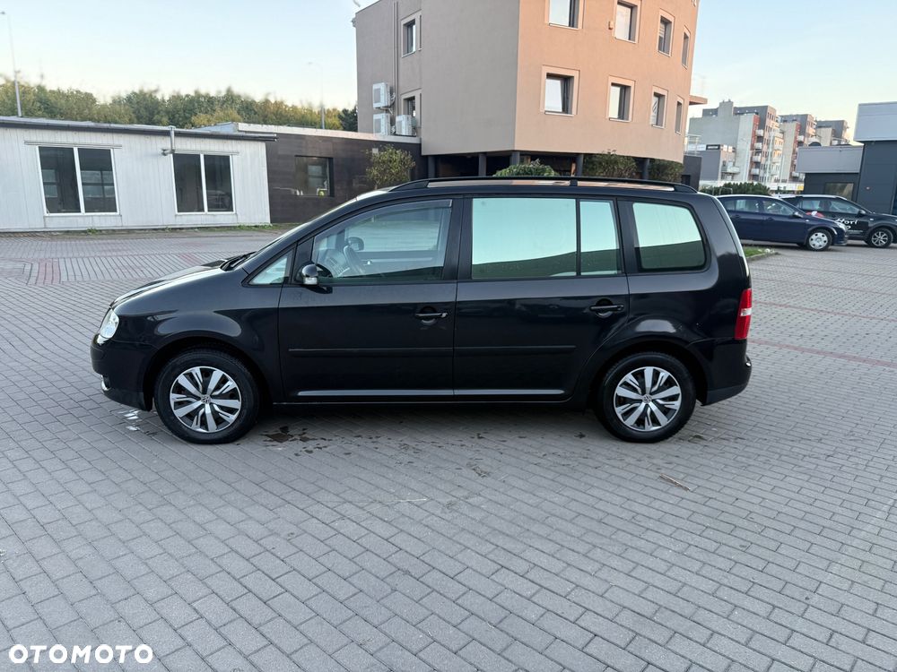 Volkswagen Touran 2.0 TDI DPF Highline - 6