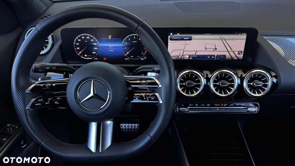 Mercedes-Benz GLA - 14