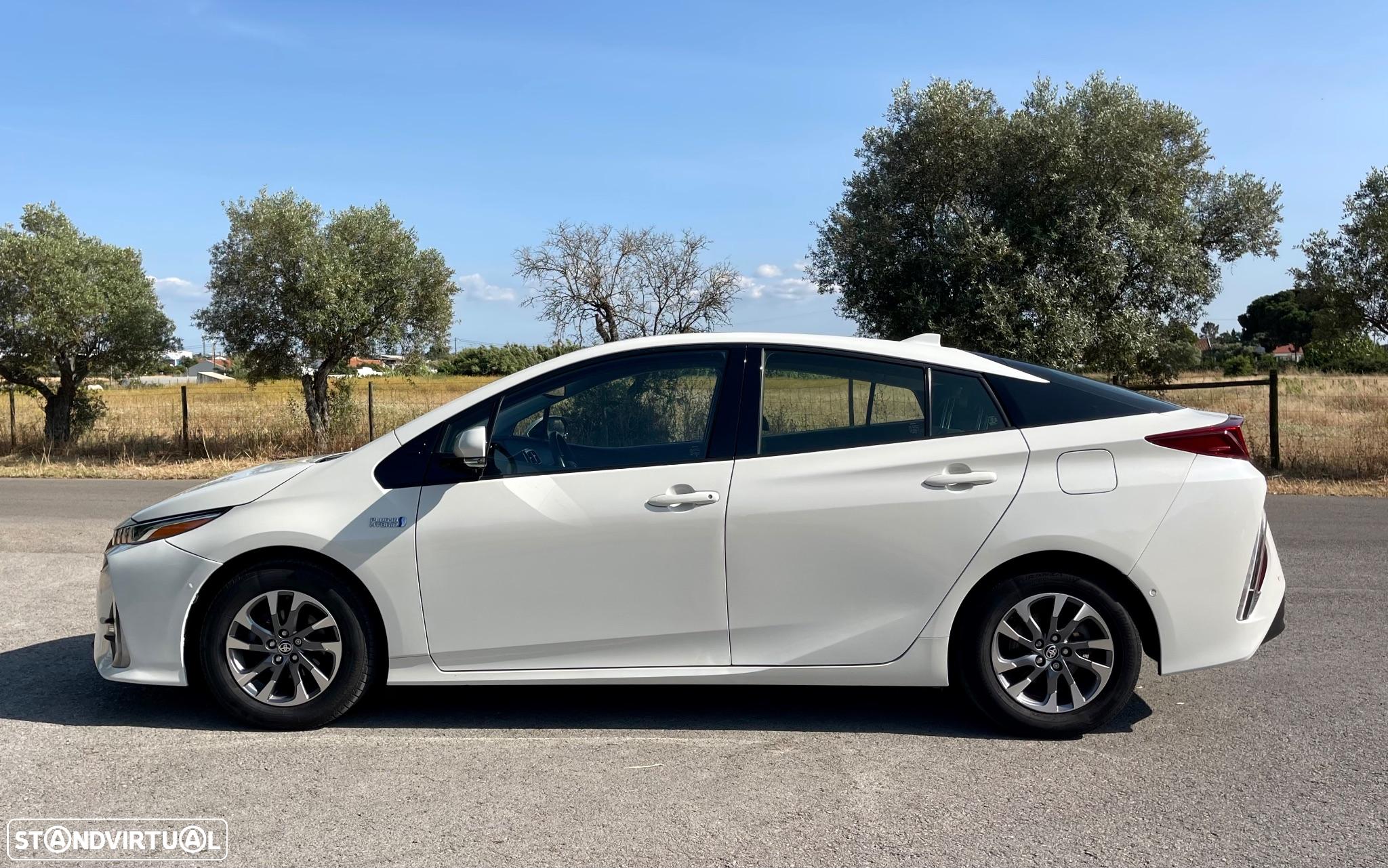 Toyota Prius 1.8 Plug-In Luxury Pele - 9