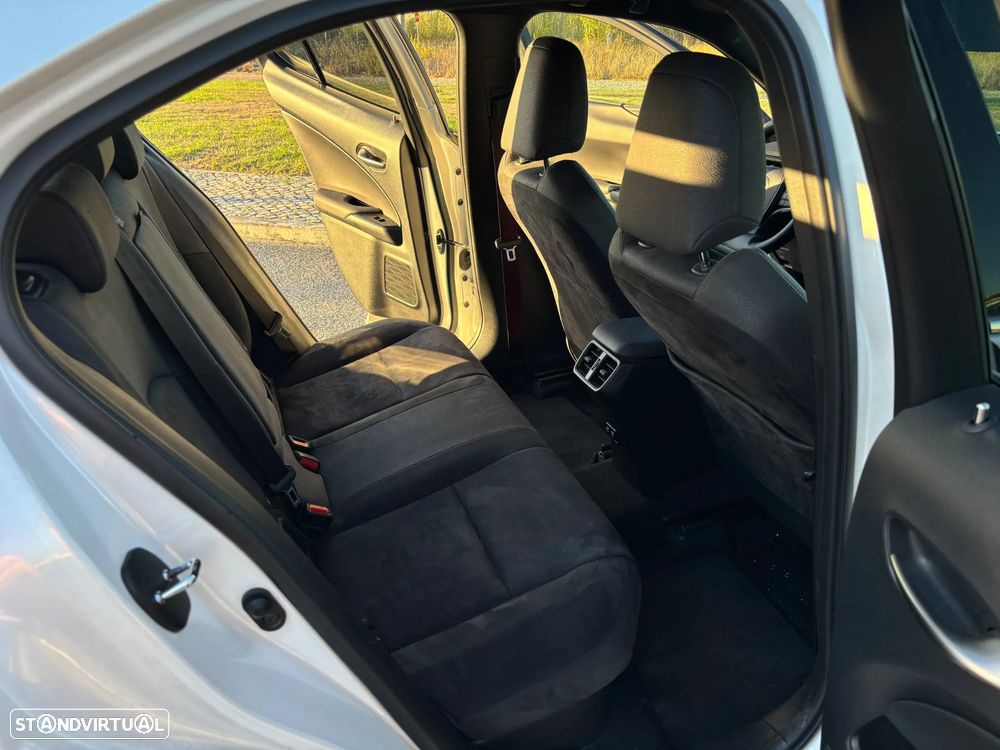 Lexus UX 250h Executive+ - 11