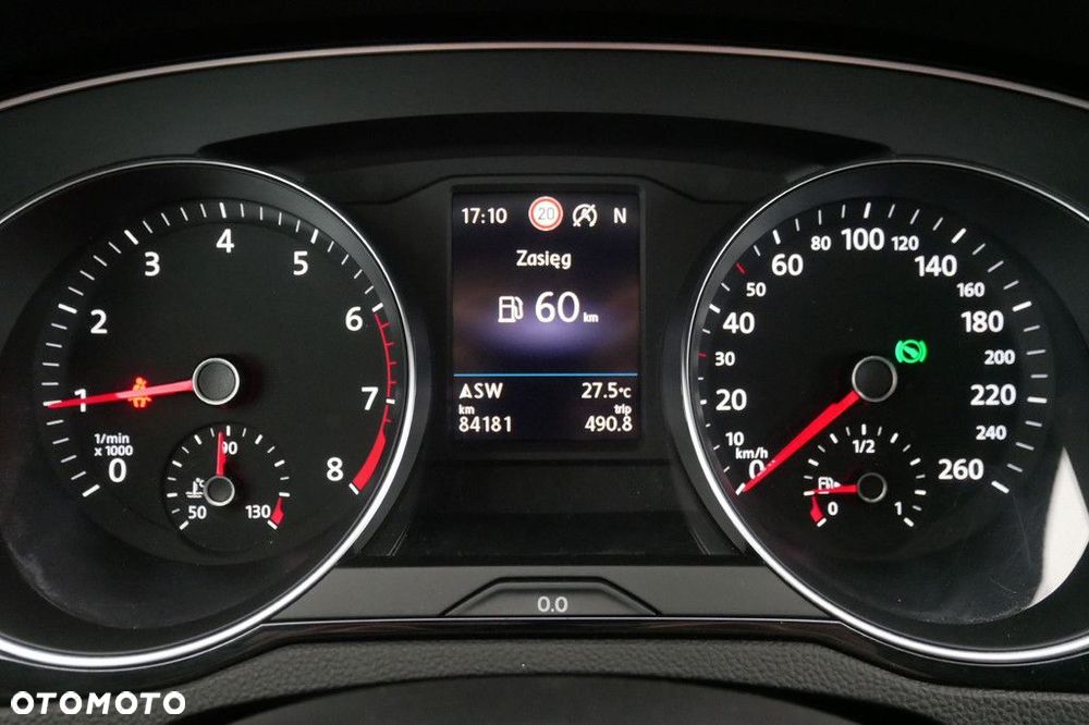 Volkswagen Passat Variant 2.0 TSI Business DSG - 9