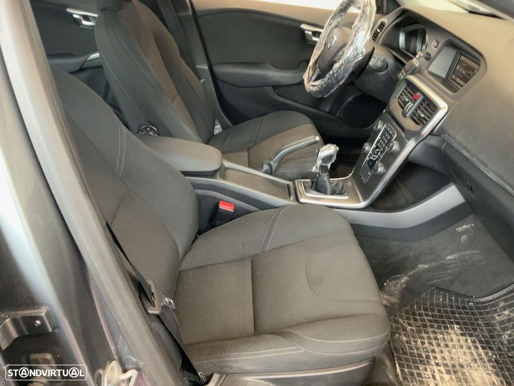 Volvo V40 D2 Kinetic - 5