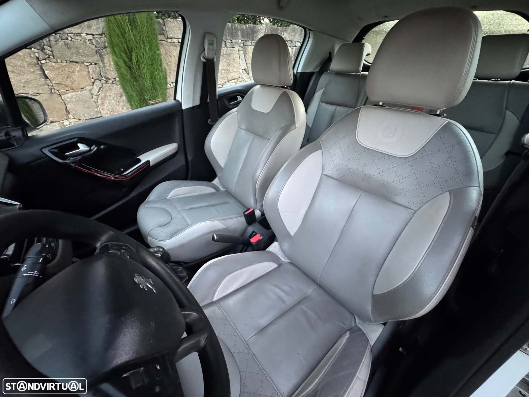 Peugeot 208 1.4 HDi Allure - 8