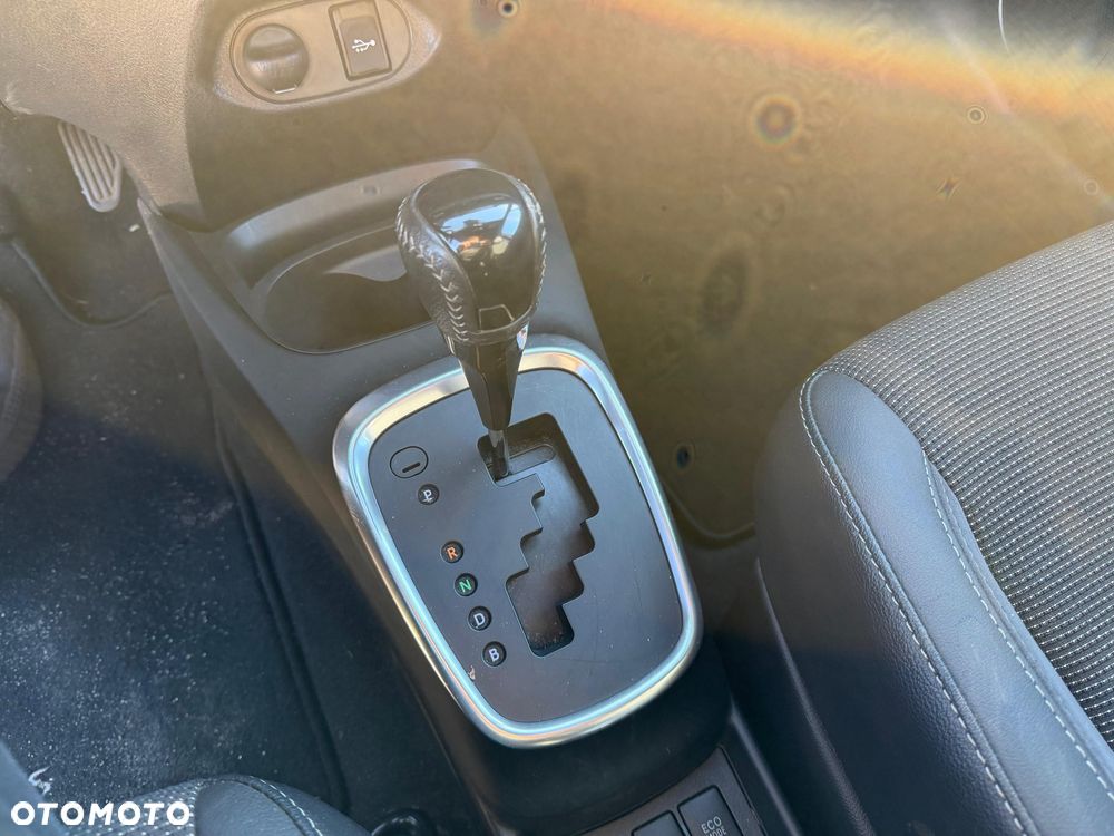 Toyota Yaris Hybrid 1.5 Active - 19