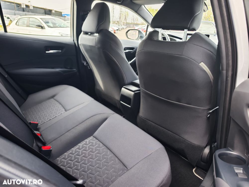 Toyota Corolla 1.8 HSD Business - 6