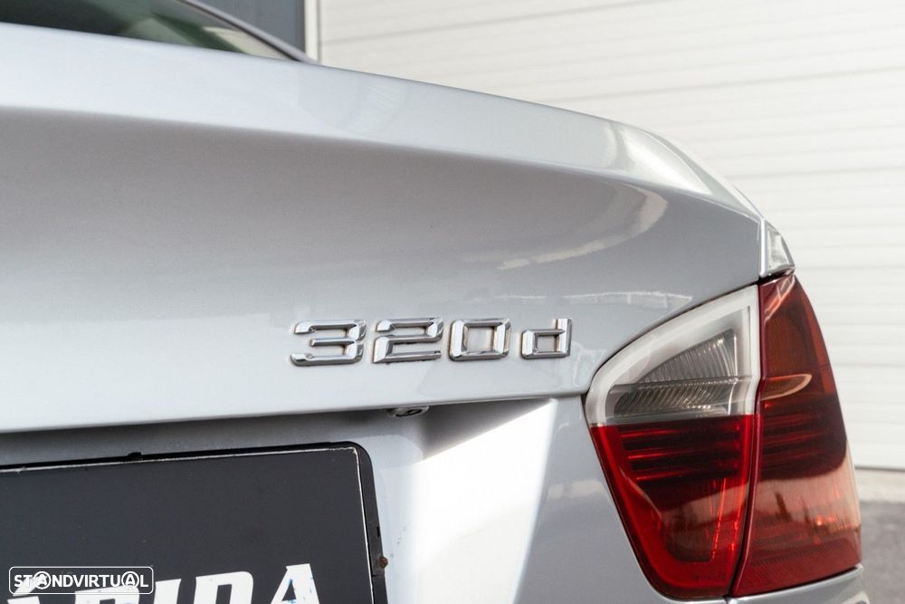 BMW 320 d EfficientDynamics - 21