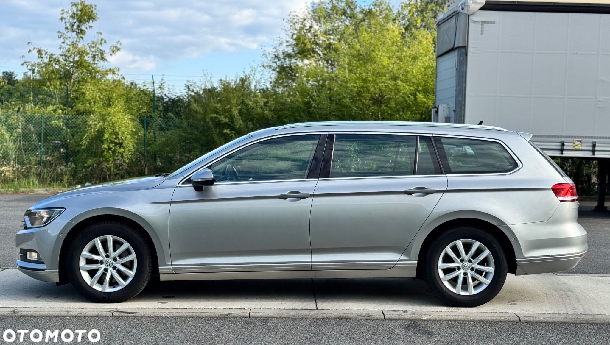 Volkswagen Passat Variant 1.6 TDI (BlueMotion Technology) DSG Comfortline - 3