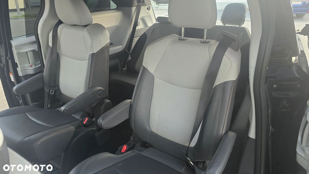Toyota Sienna - 25