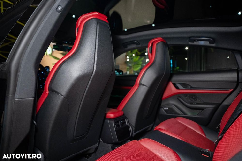 Porsche Taycan 4S - 27