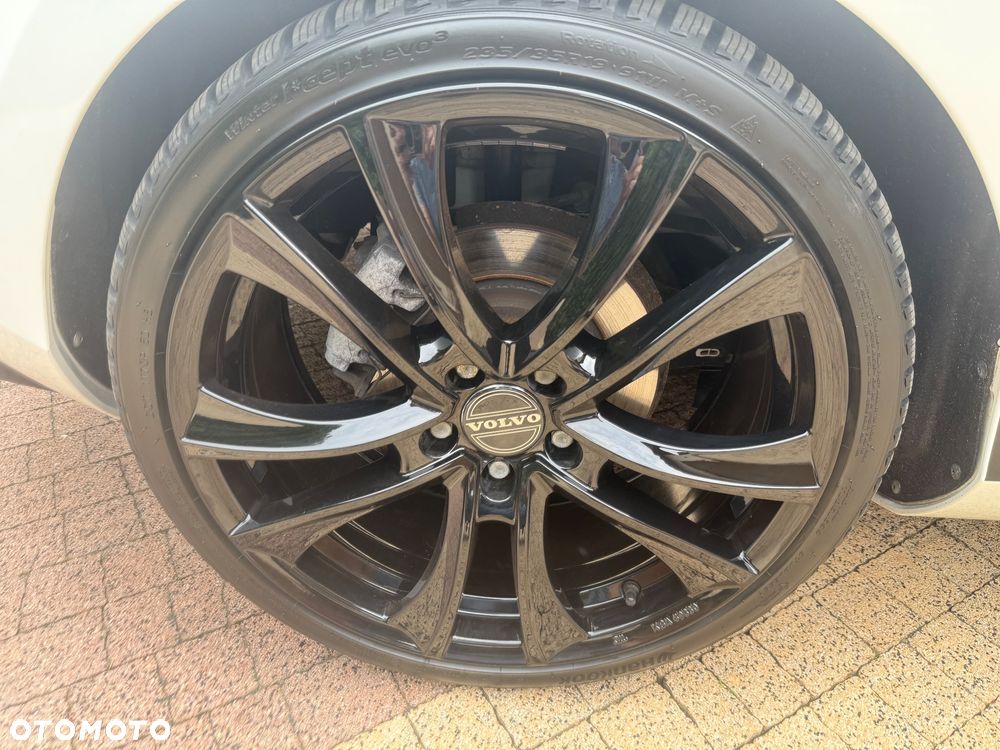 Volvo V40 T4 R-Design - 11
