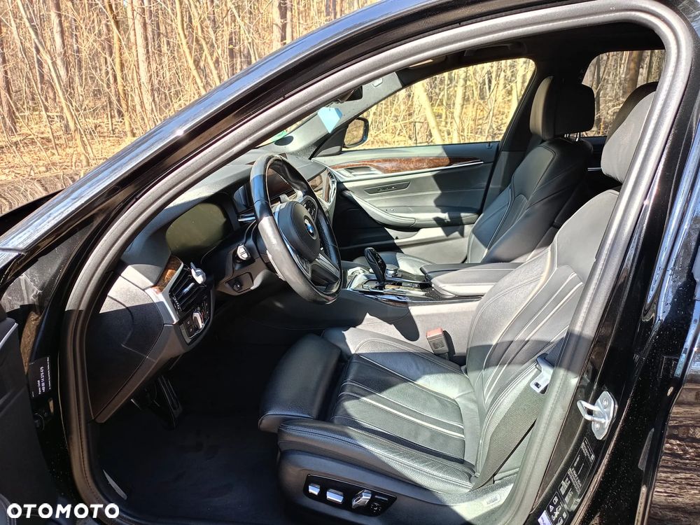 BMW Seria 5 530d xDrive Sport - 16