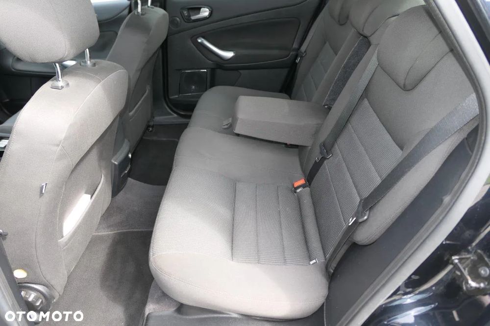 Ford Mondeo 2.0 TDCi Ambiente - 9