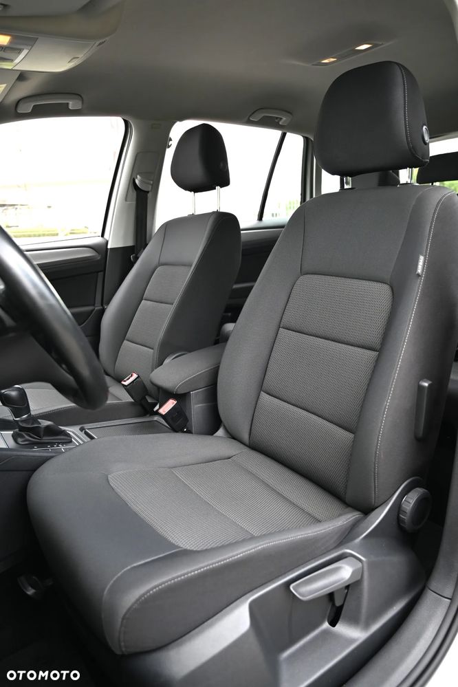 Volkswagen Golf Sportsvan - 32