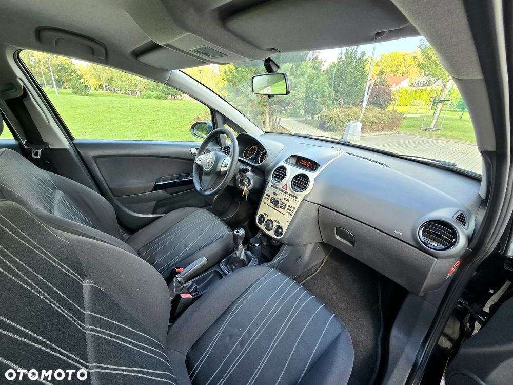 Opel Corsa 1.2 16V Edition - 9