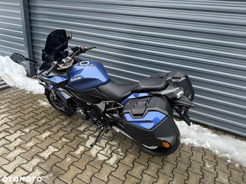 Suzuki GSX - 6