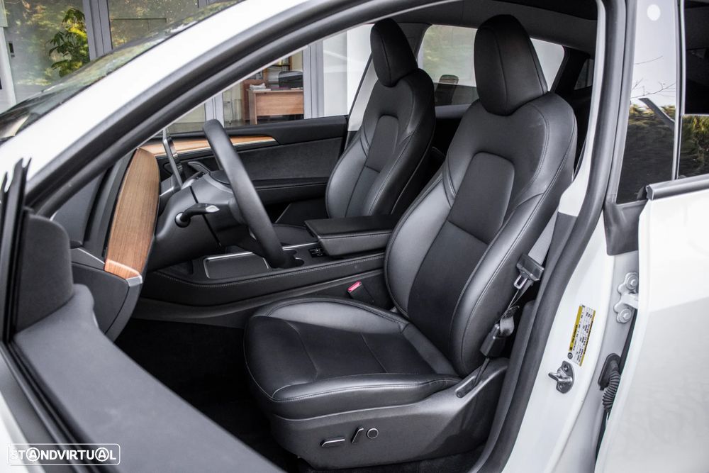 Tesla Model Y Long Range Tração Integral - 23