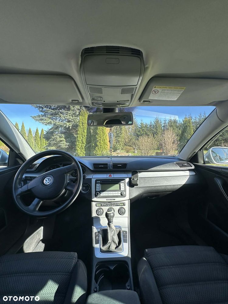 Volkswagen Passat - 8