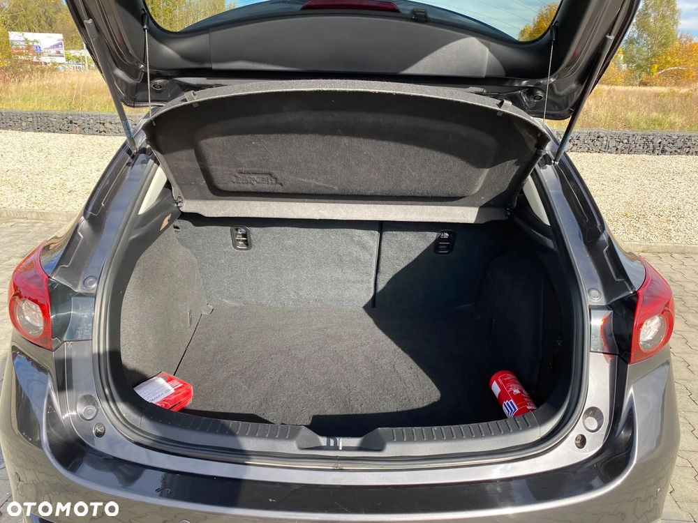Mazda 3 - 9