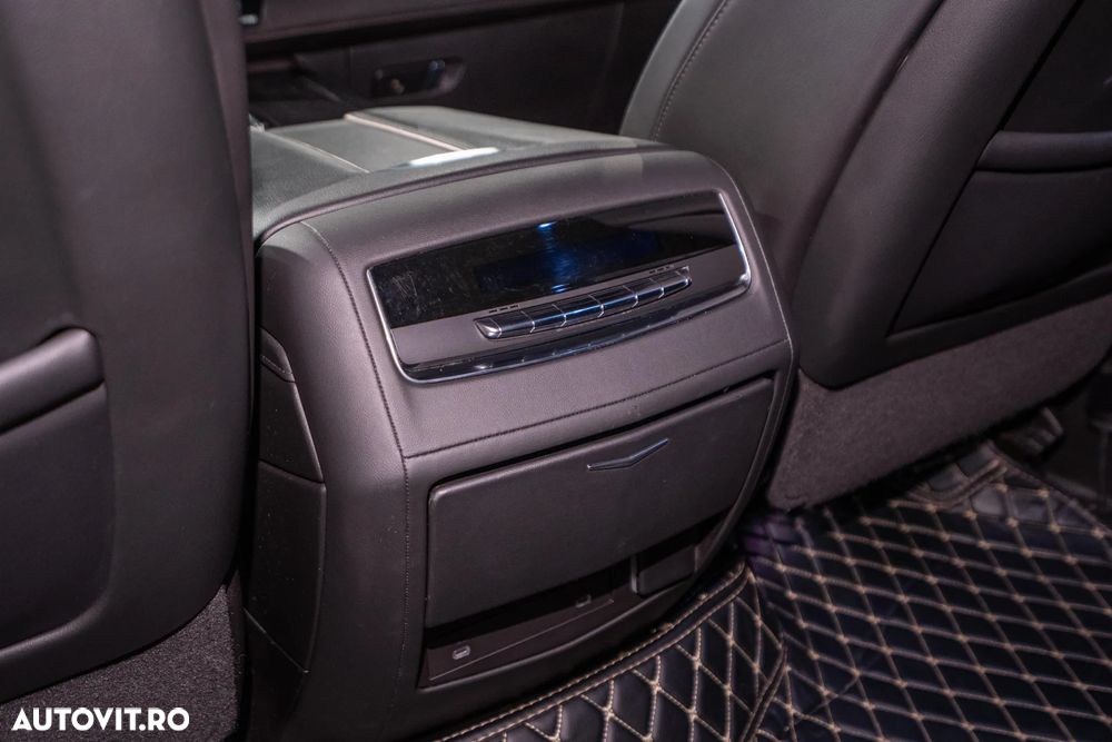 Cadillac Escalade 6.2 V8 AWD AT Platinum - 39