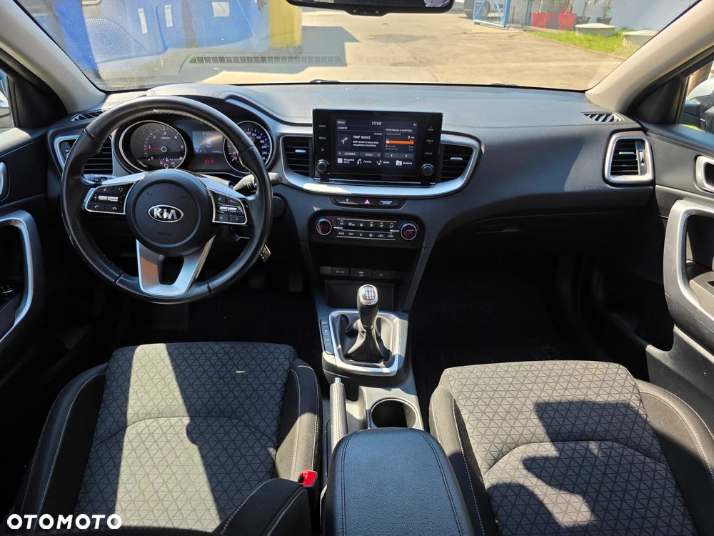 Kia Ceed 1.6 CRDi mHEV M - 7