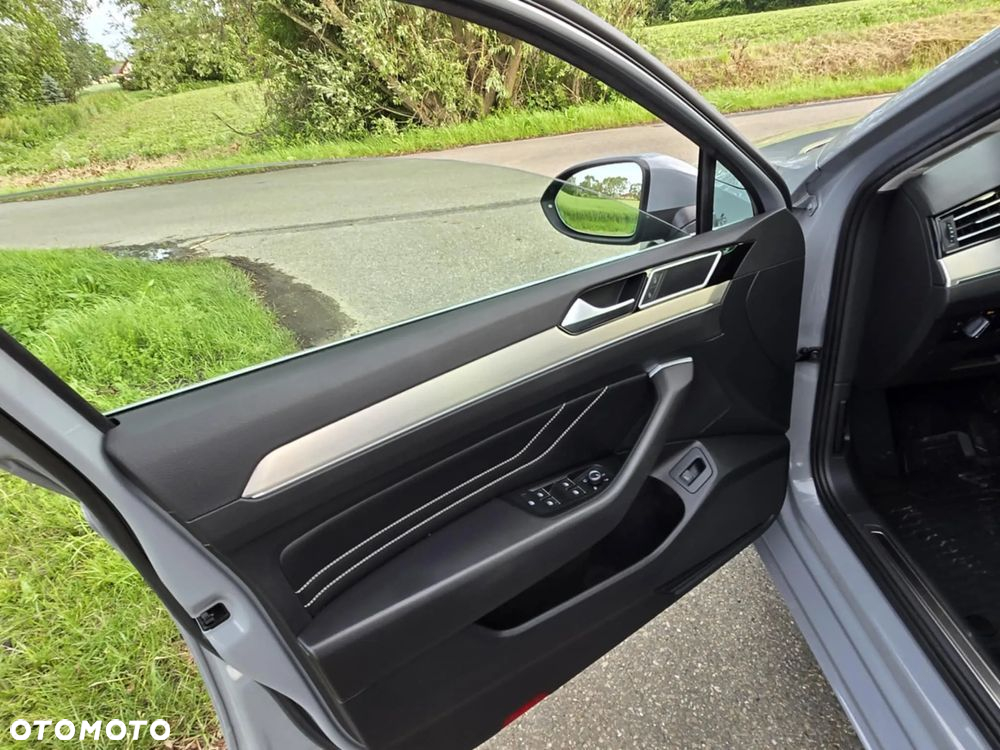 Volkswagen Passat 2.0 TDI EVO Elegance DSG - 10