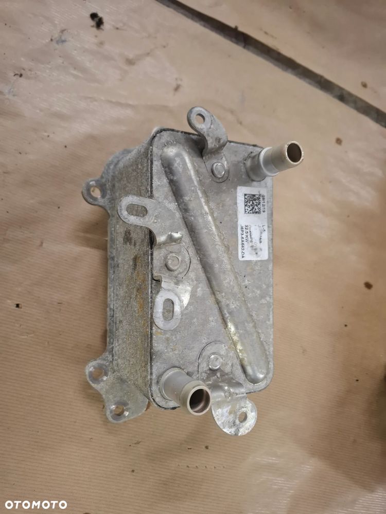Land Rover Defender 3,0 CHŁODNICA OLEJU J6P3-6A642-DA