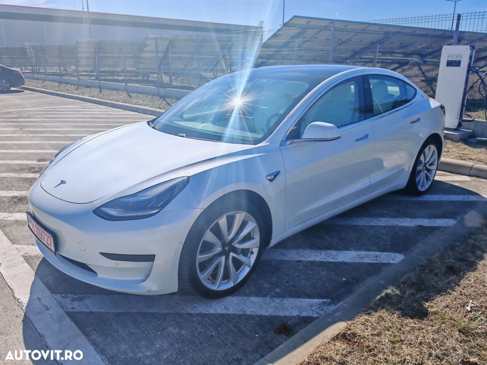 Tesla Model 3 - 10