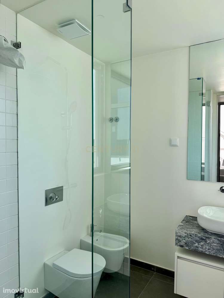 Apartamento Triplex com Piscina Privada e Vista Única no Centro de Alc - Grande imagem: 4/26