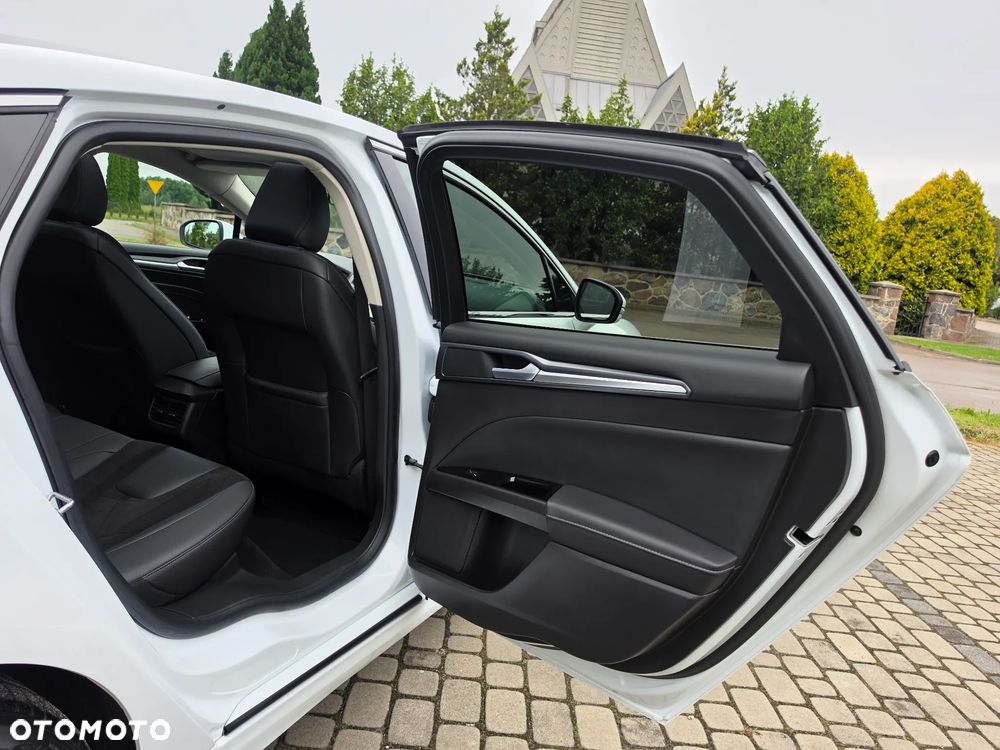 Ford Mondeo 2.0 TDCi Titanium PowerShift - 36