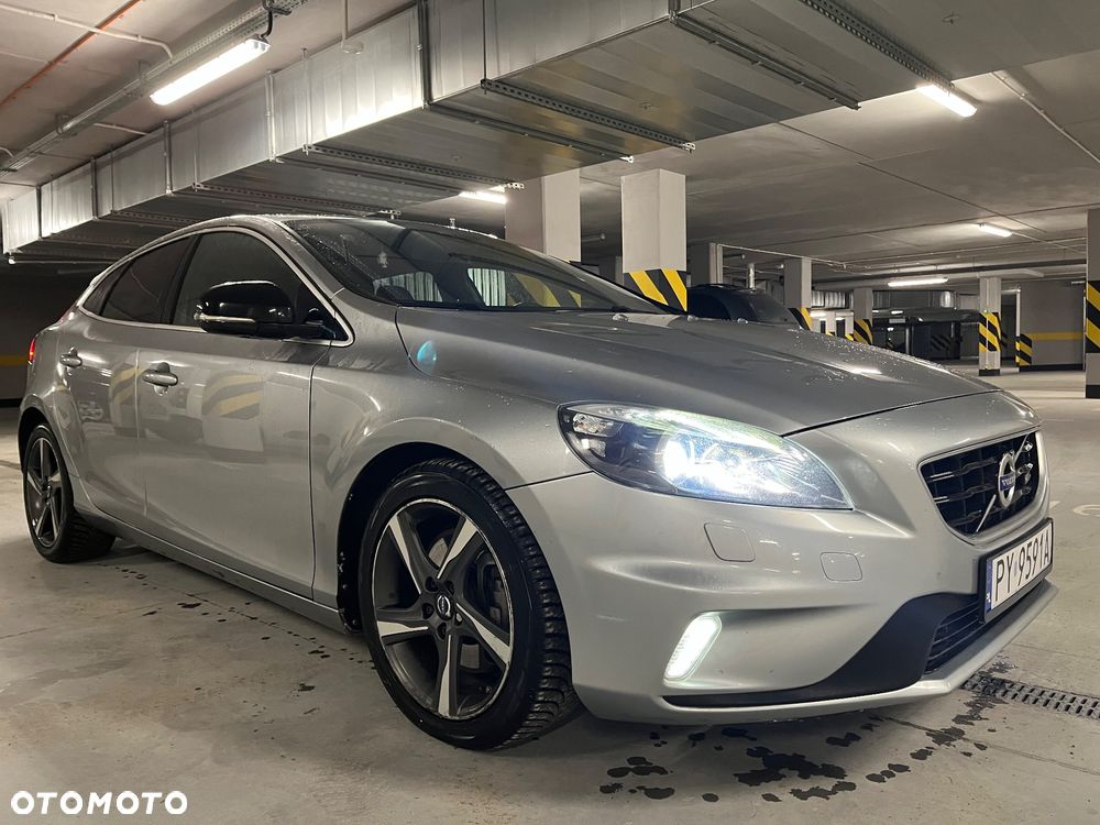 Volvo V40 D4 Drive-E R-Design Momentum - 2