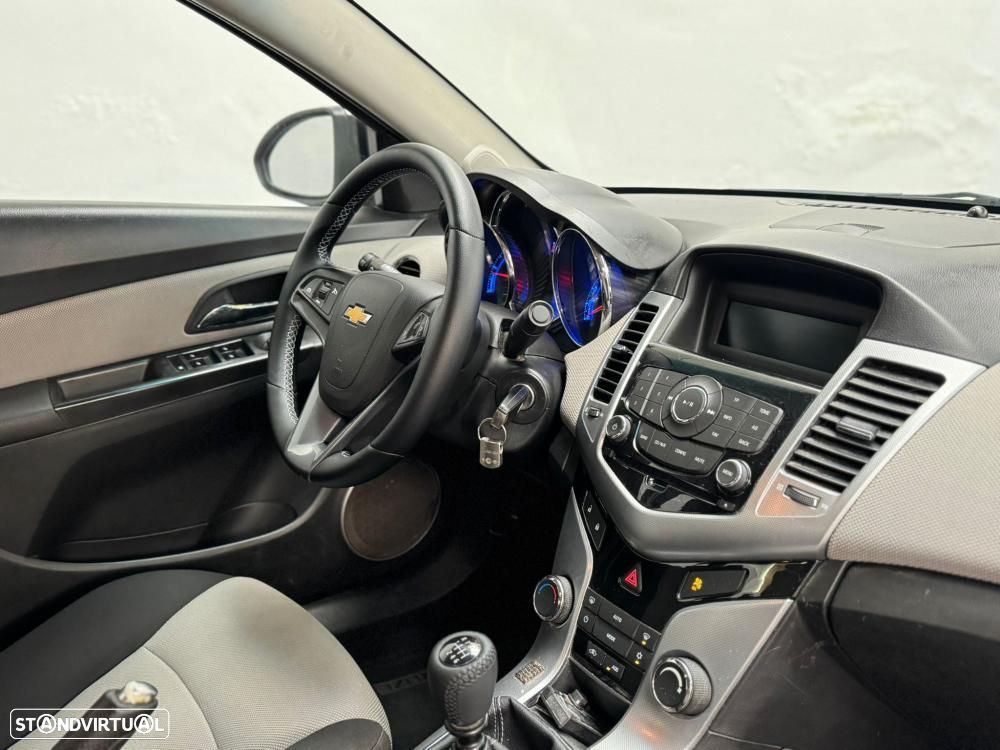 Chevrolet Cruze 2.0 VCDi LTZ EP - 16