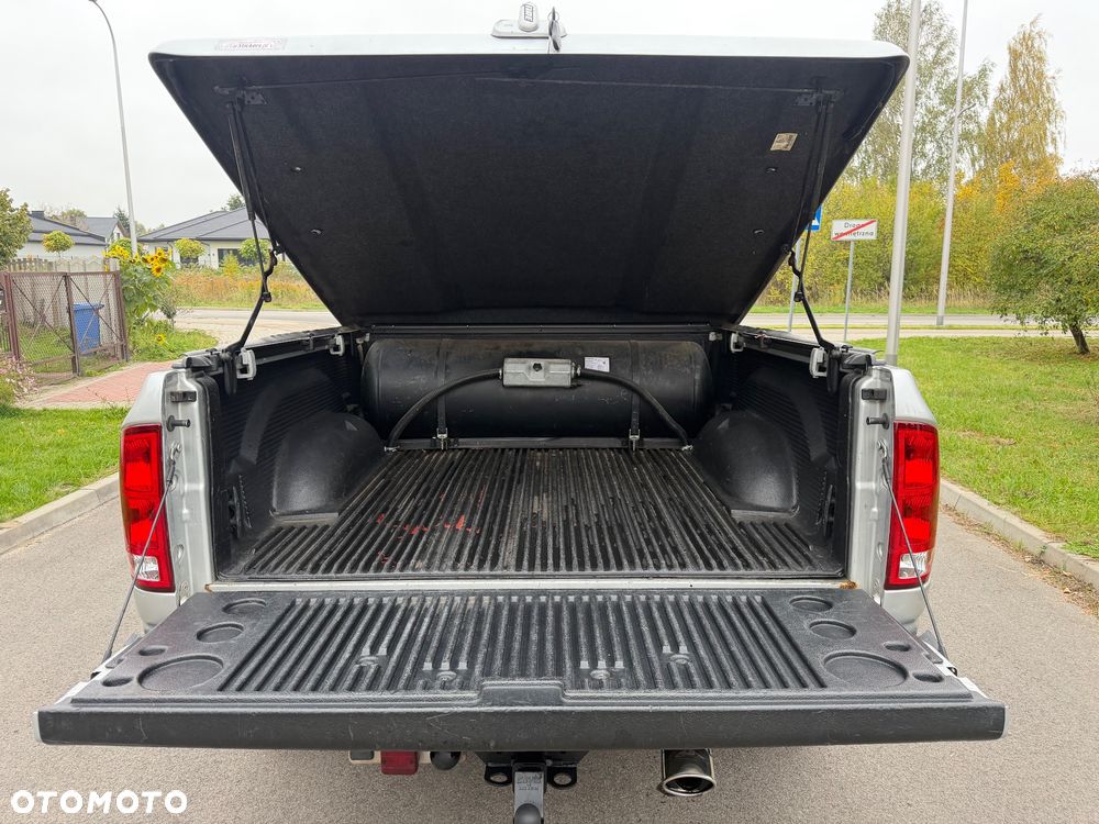 Dodge RAM - 8