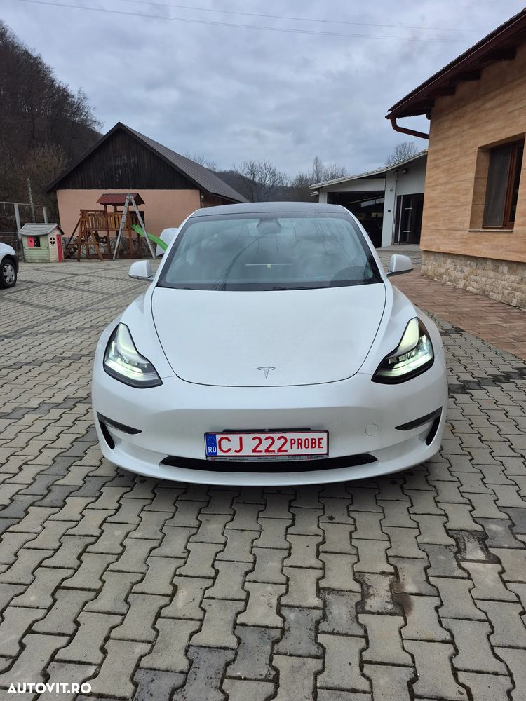 Tesla Model 3 - 1