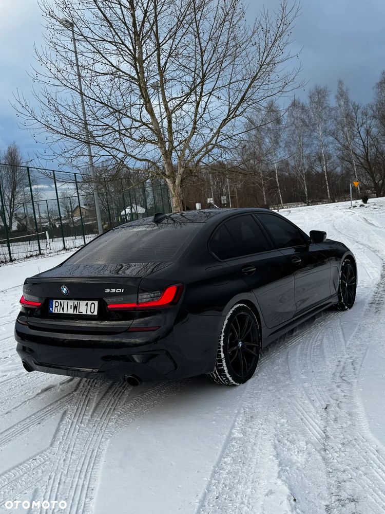 BMW Seria 3 330i xDrive M Sport - 3