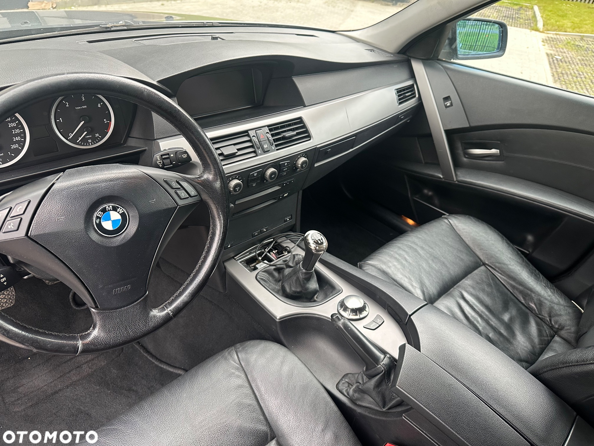 BMW Seria 5 525d Touring - 8