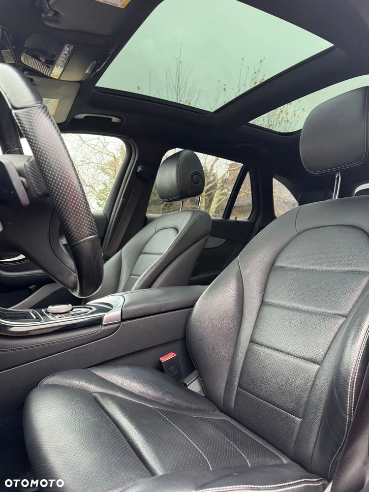 Mercedes-Benz GLC 300 4Matic 9G-TRONIC Exclusive - 17