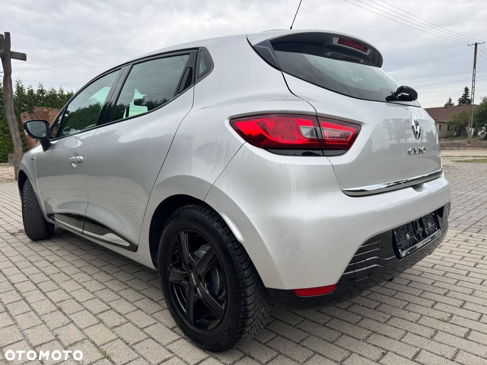 Renault Clio 1.2 16V 75 Limited - 10