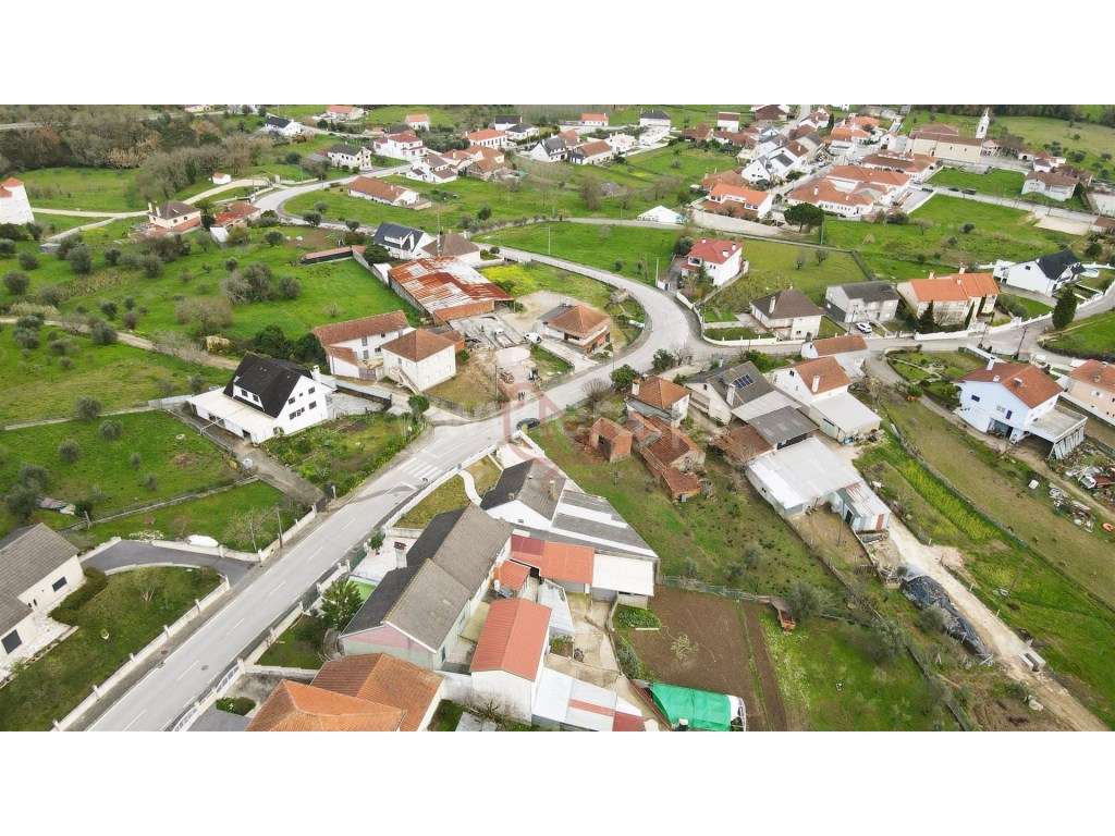 Terreno Urbano com 600m² em Espite, Ourém - Ideal para a Casa dos S... - Grande imagem: 4/16