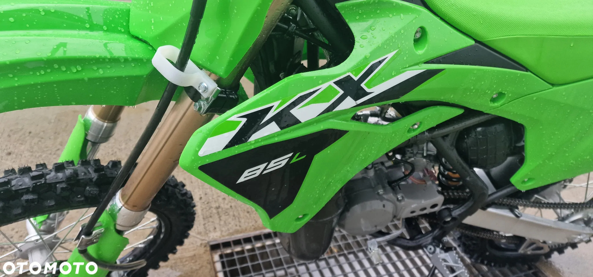 Kawasaki KX - 16