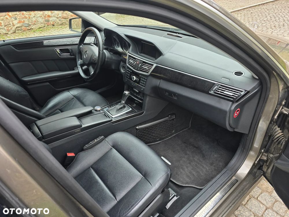 Mercedes-Benz Klasa E 250 CDI DPF BlueEFFICIENCY Automatik Avantgarde - 15