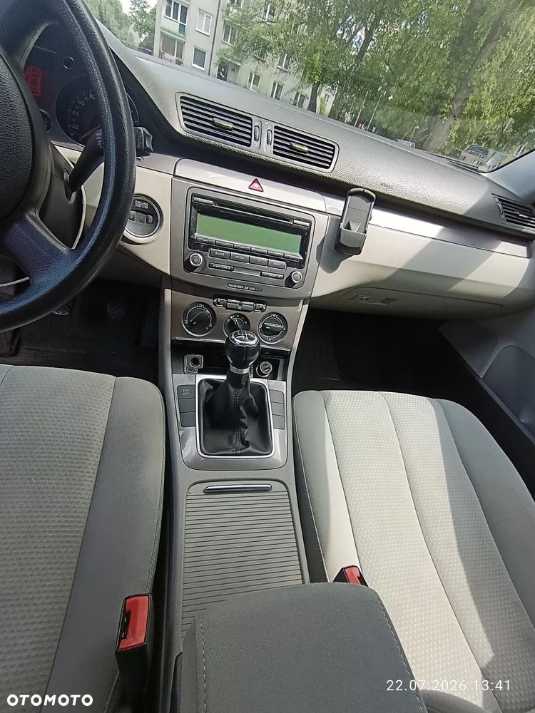 Volkswagen Passat - 11